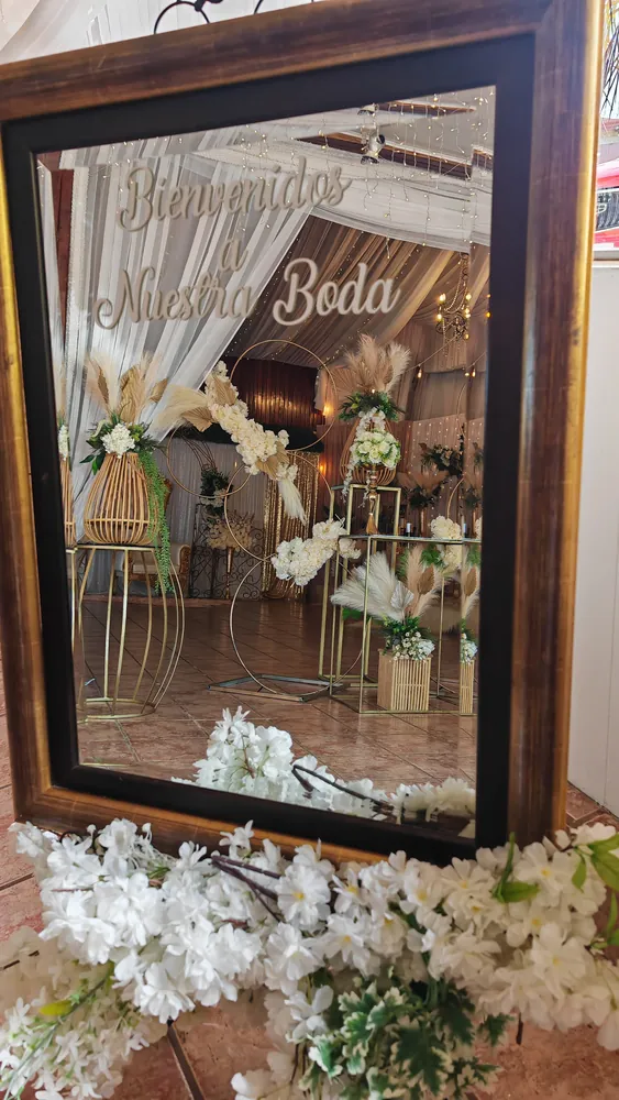 Espejo con mensaje Bienvenidos a Nuestra Boda
